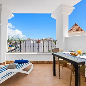 https://cosy-apartment-la-caleta.tenerifehoteles.net